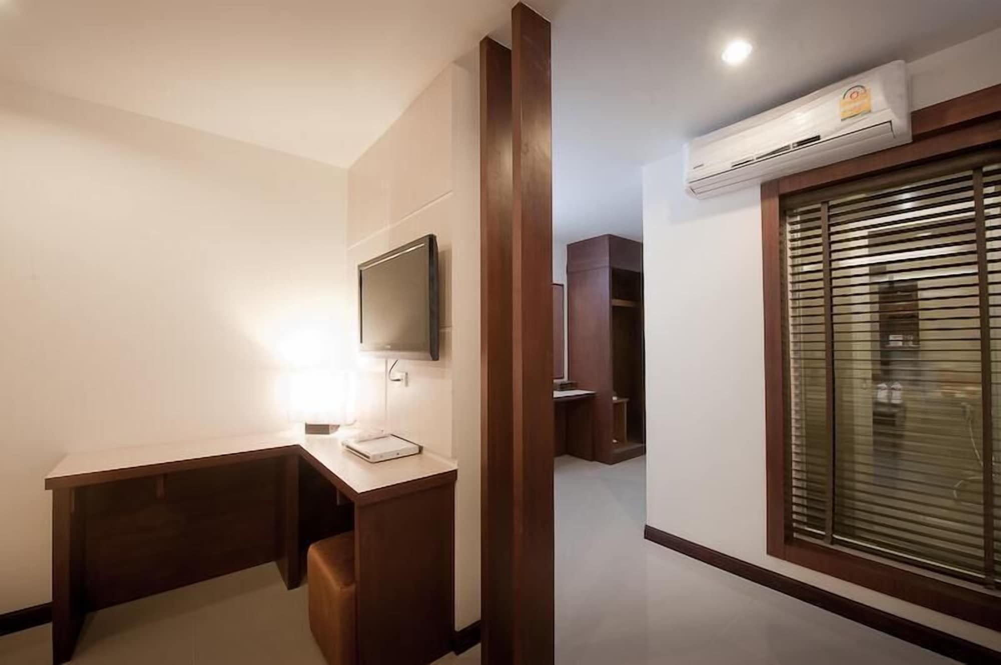 Tuana Blue Sky Patong Hotel Exterior foto