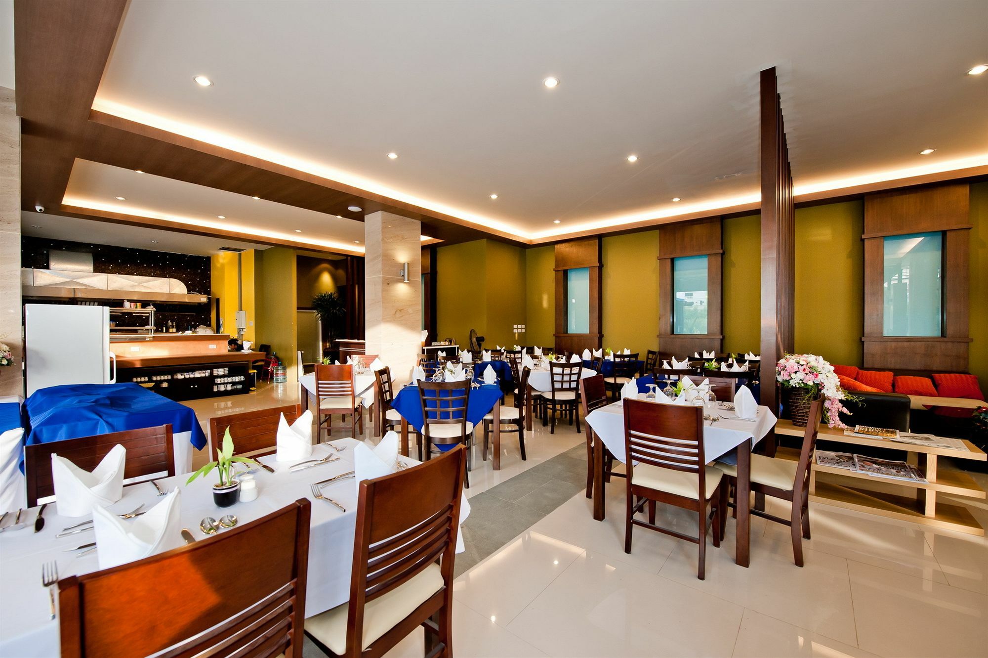Tuana Blue Sky Patong Hotel Exterior foto